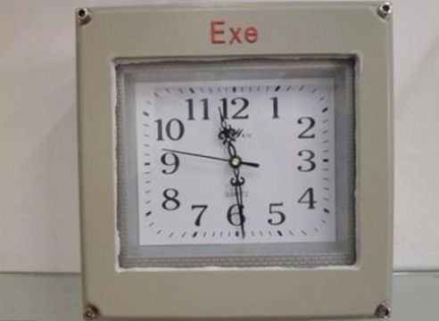 點(diǎn)擊查看詳細(xì)信息<br>標(biāo)題：BSZ2010型防爆石英鐘 閱讀次數(shù)：2539