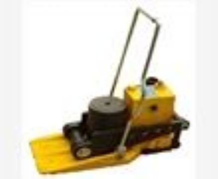 點(diǎn)擊查看詳細(xì)信息<br>標(biāo)題：YQD-245型液壓起道器 閱讀次數(shù)：1973